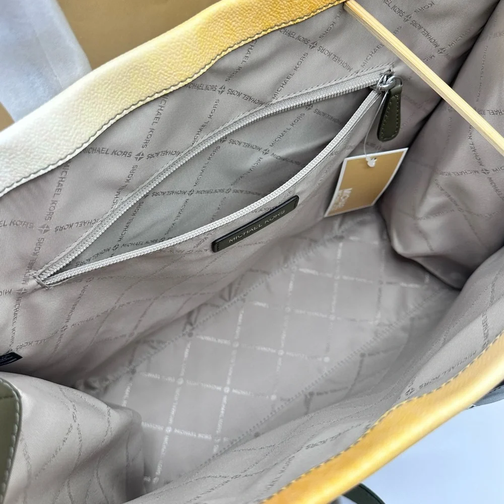 MICHAEL KORS
Mirella Medium Ombré Signature Logo Tote Bag Olive Combo color - Picture 15 of 16